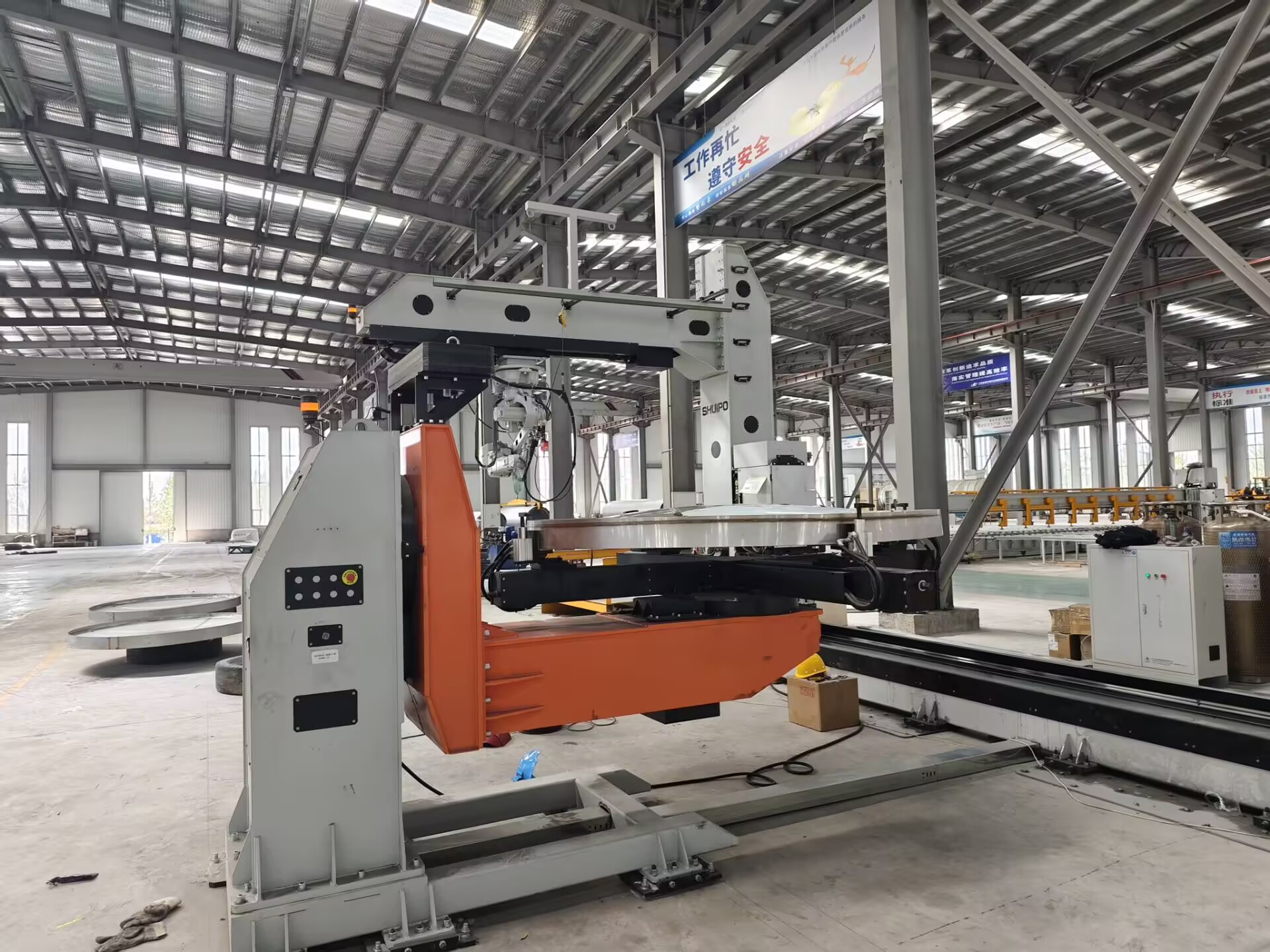 Closure Welding Robot Workstation