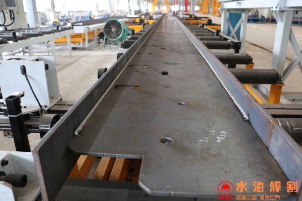 New type of girder welding production line